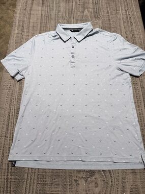 Light Blue Men's Polo Shirt with Subtle Chevron Pattern